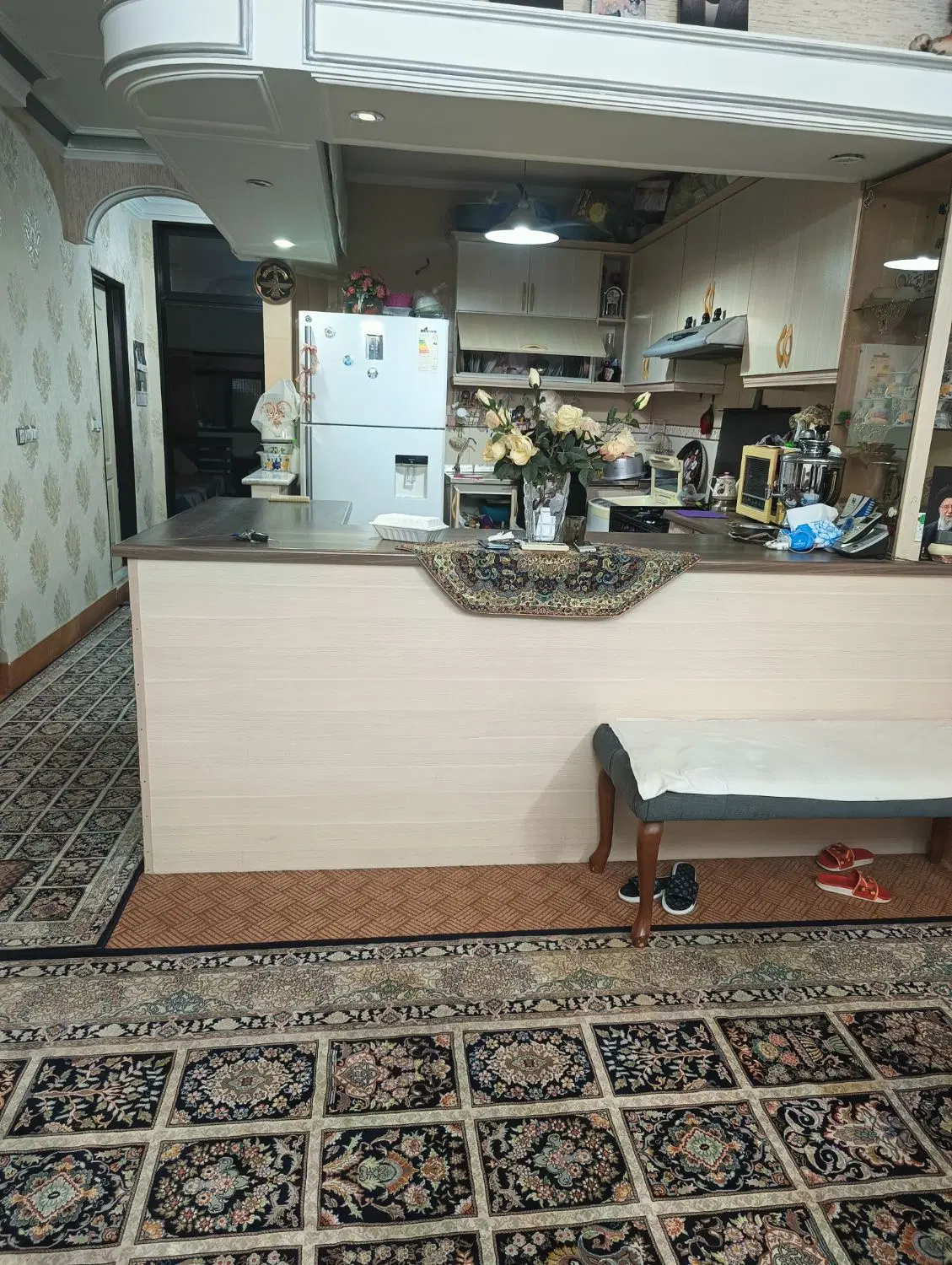 واحدپرنور وتمیز برخیابان اصلی