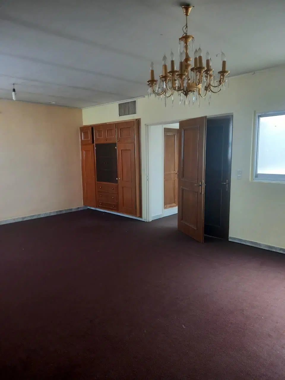 اجاره آپارتمان ۲۲۰متر ۳خواب طبقه یک ونیم