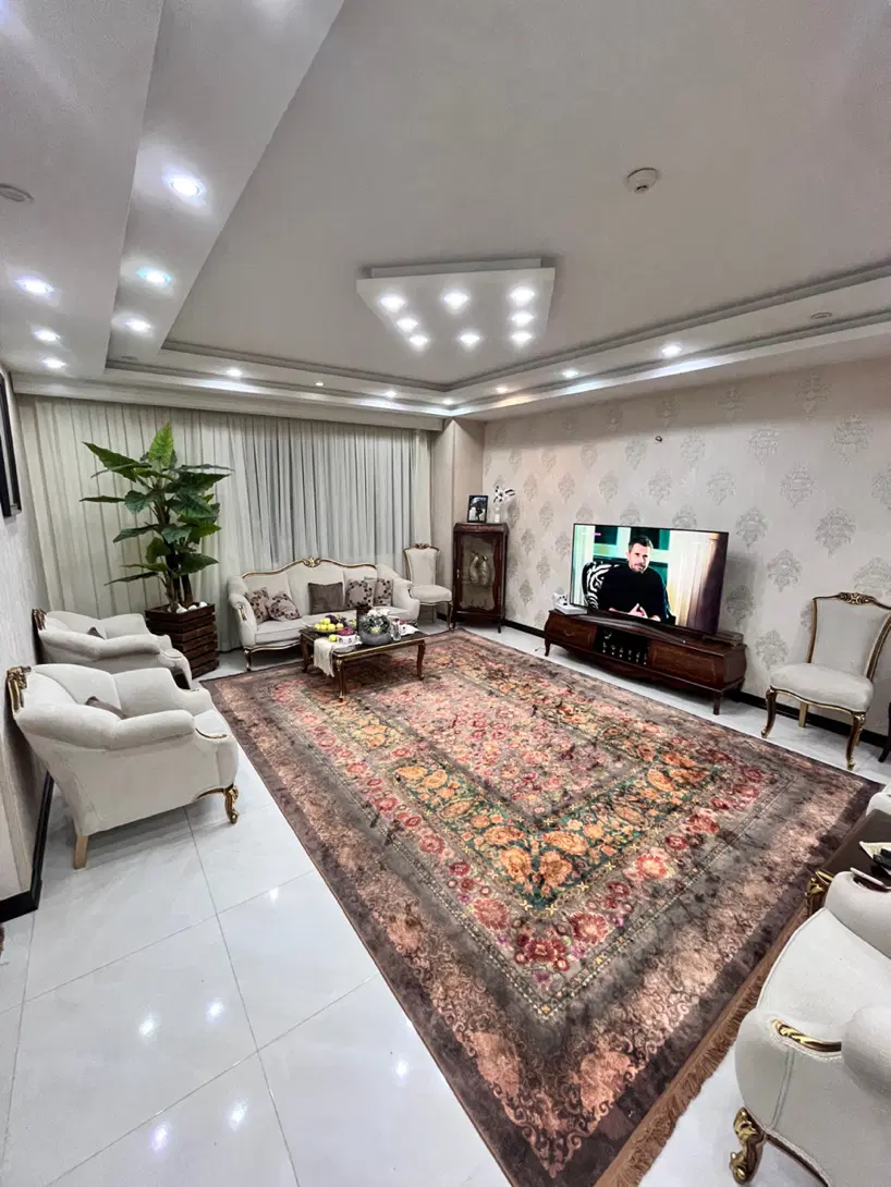 فروش واحد مسکونی ۱۳۰ متری