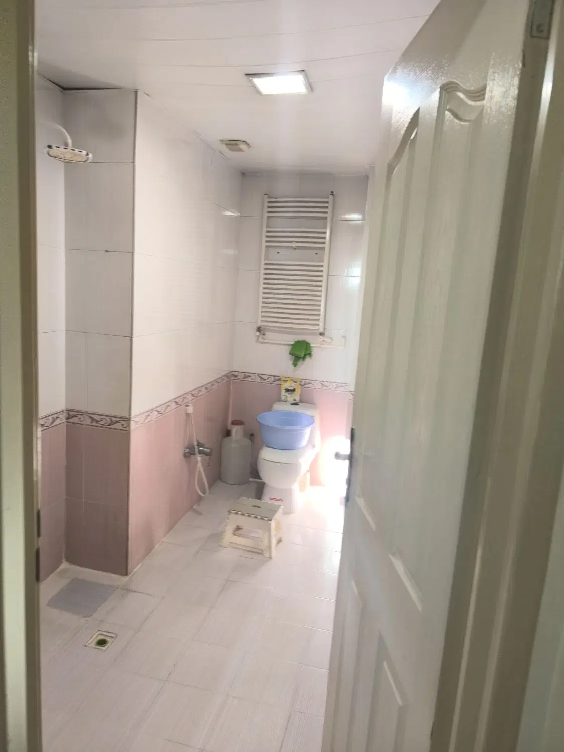 آپارتمان ۹۵ متر، بهار، کوی بهداری (املاک ارک)