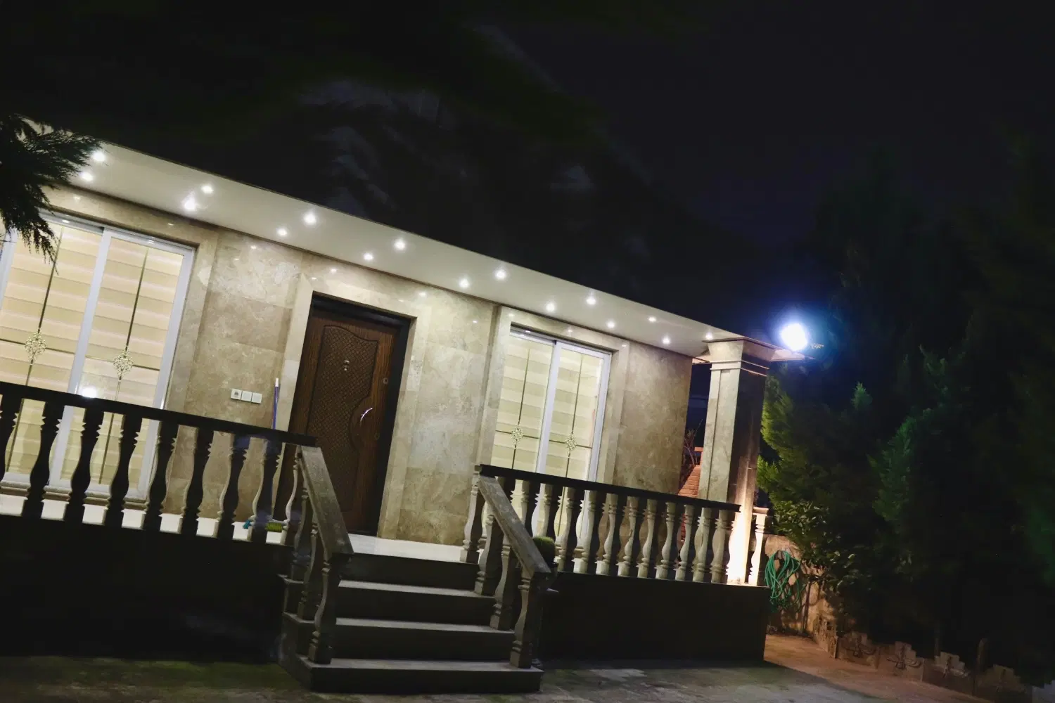 فروش ‌ویلا سنددار (مالک هستم)