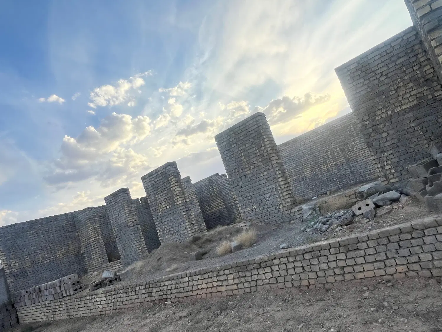 زمین نیمه ساز (خانه باغ )