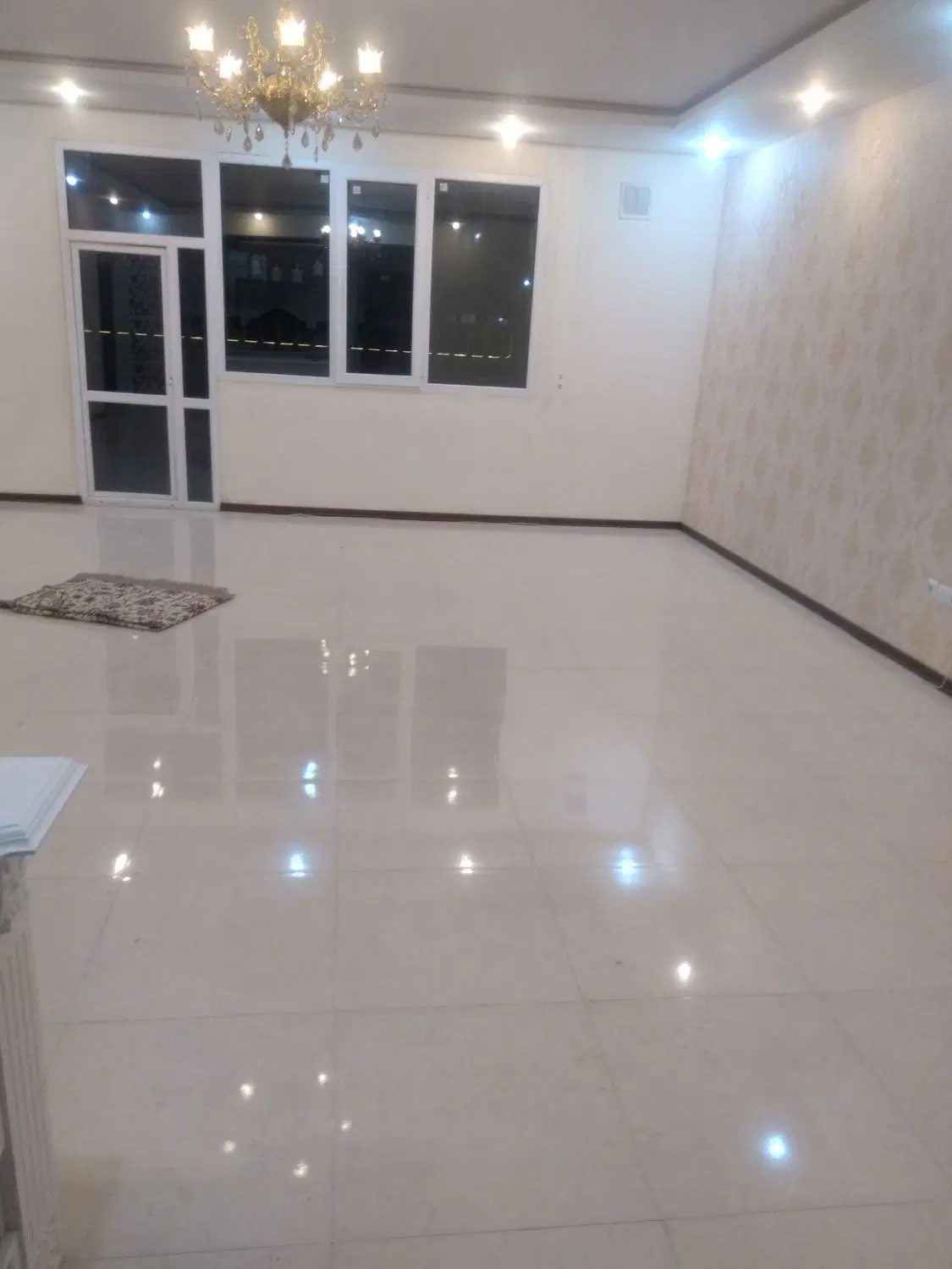 آپارتمان ۱۲۰ متری دو خواب تراس بزرگ