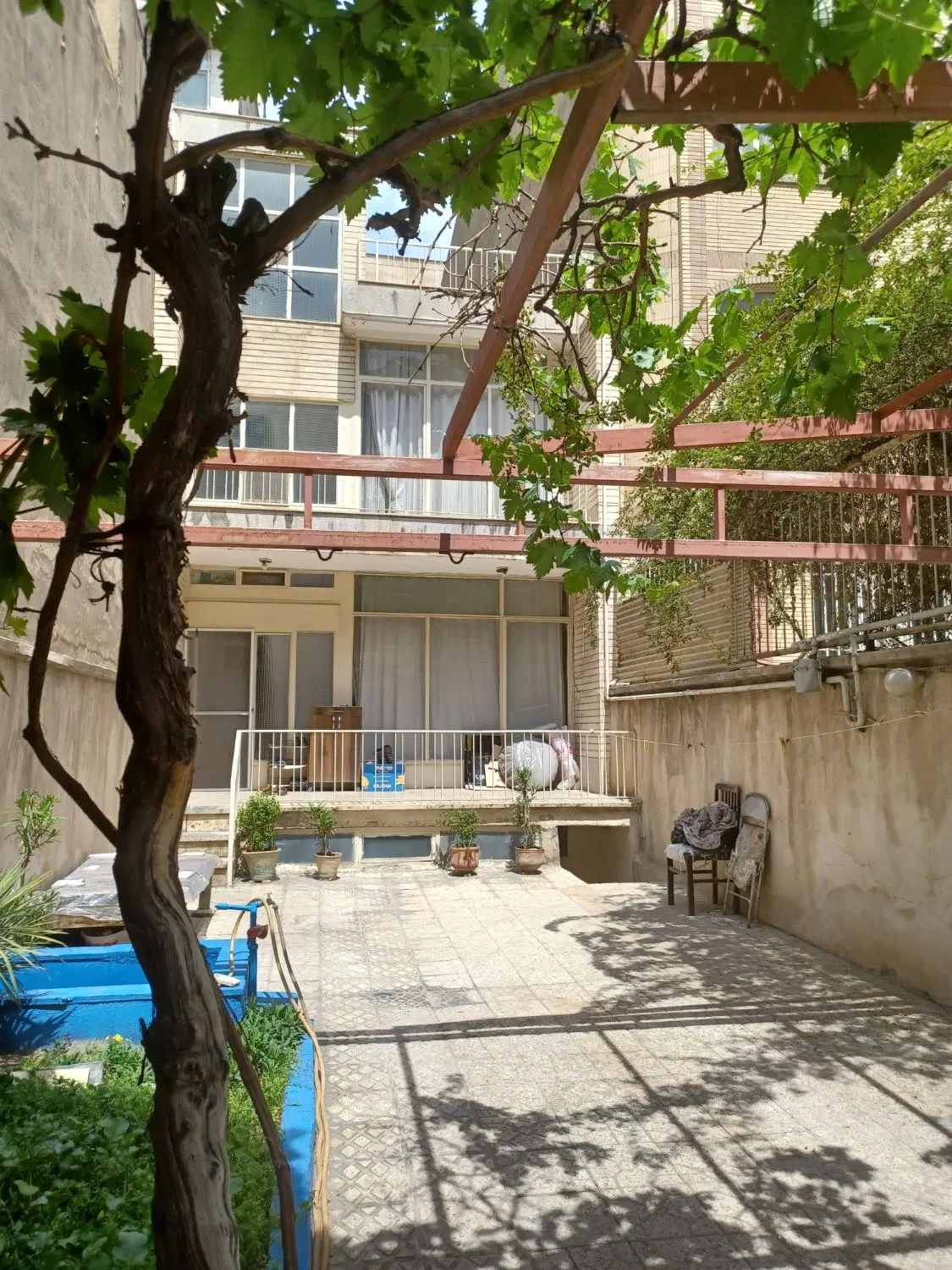 اجاره یک طبقه از ملک شخصی دو طبقه