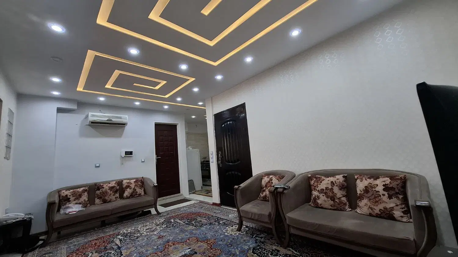 فروش آپارتمان ۶۲ متری تجاری مسکونی