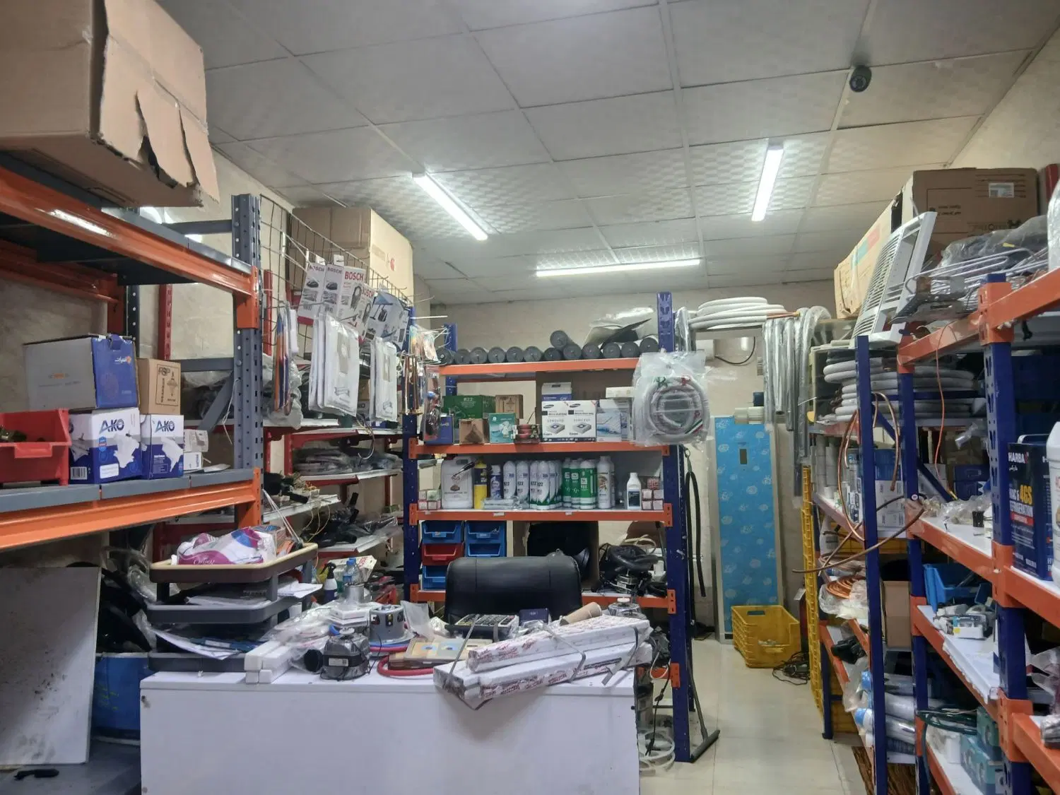 مغازه 30 متری همکف بر اصلی خیابان پلاک یک