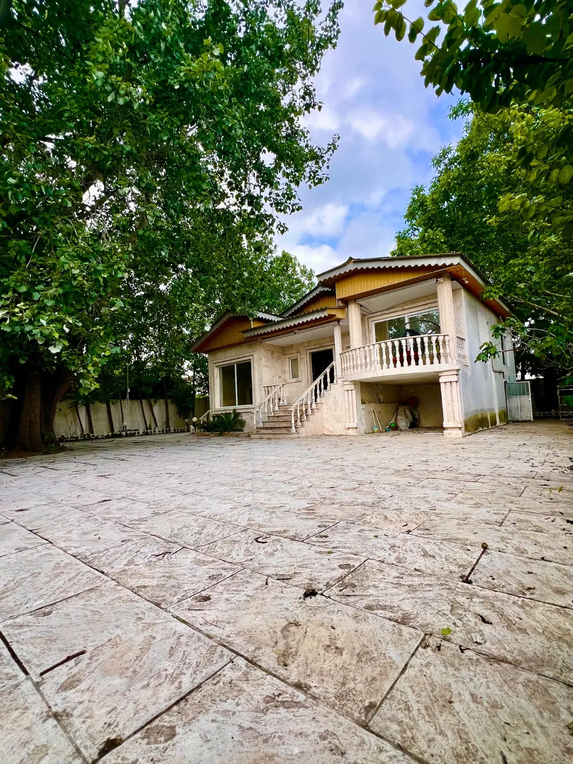 باغ ویلا ۶۰۰ متری سنددار منطقه نعمت آباد