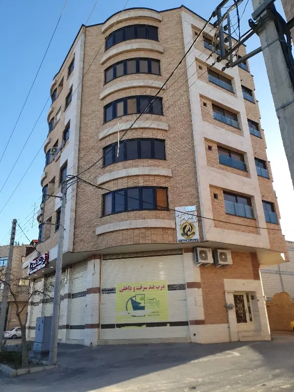 دفتر کار ۶۰ متری صفر کلید نخورده فول امکانات