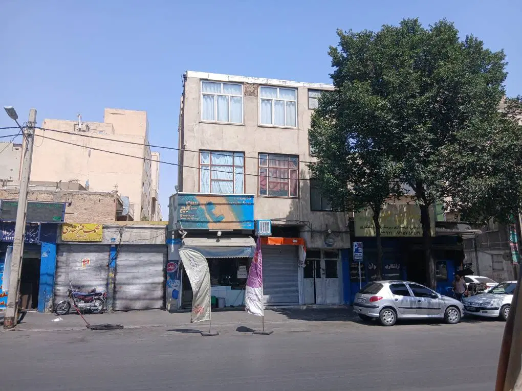 سی متری جی هرمزان ۳طبقه مسکونی و تجاری