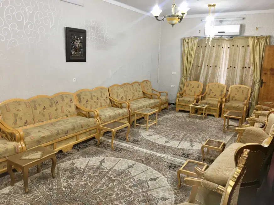 حیاط دار ۳۲۰ متری، ویلایی، فلکه گاز