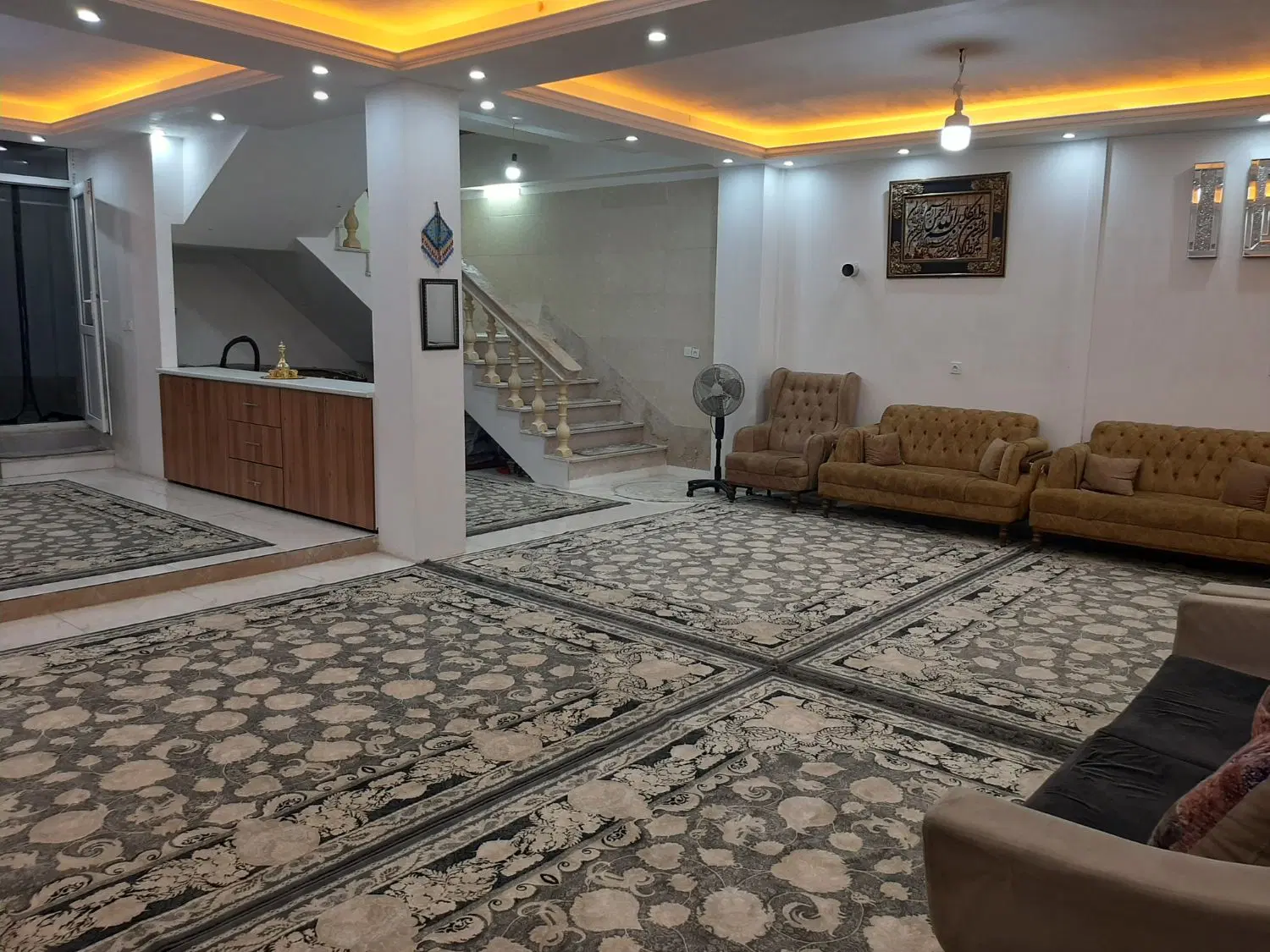 ویلا دوبلکس در محله ای دنج و آرام