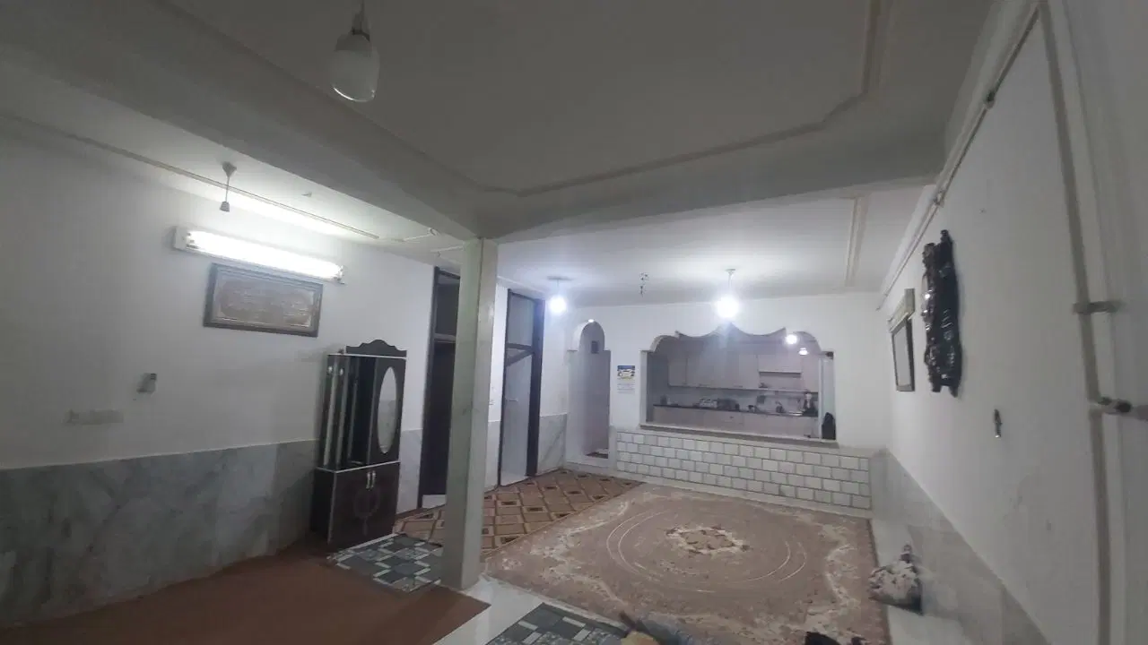 ویلایی طالقانی اتحاد ۱۷۶مترزمین ۱۴۰بنای ۳ خ بابر۷