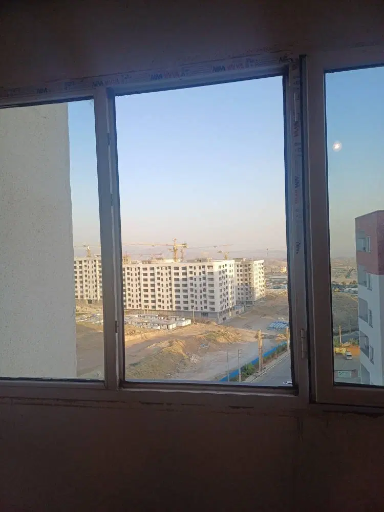 فروش مستقیم فاز ۵جنوبی طبقه ۱۰ دو خواب مالک خودمم