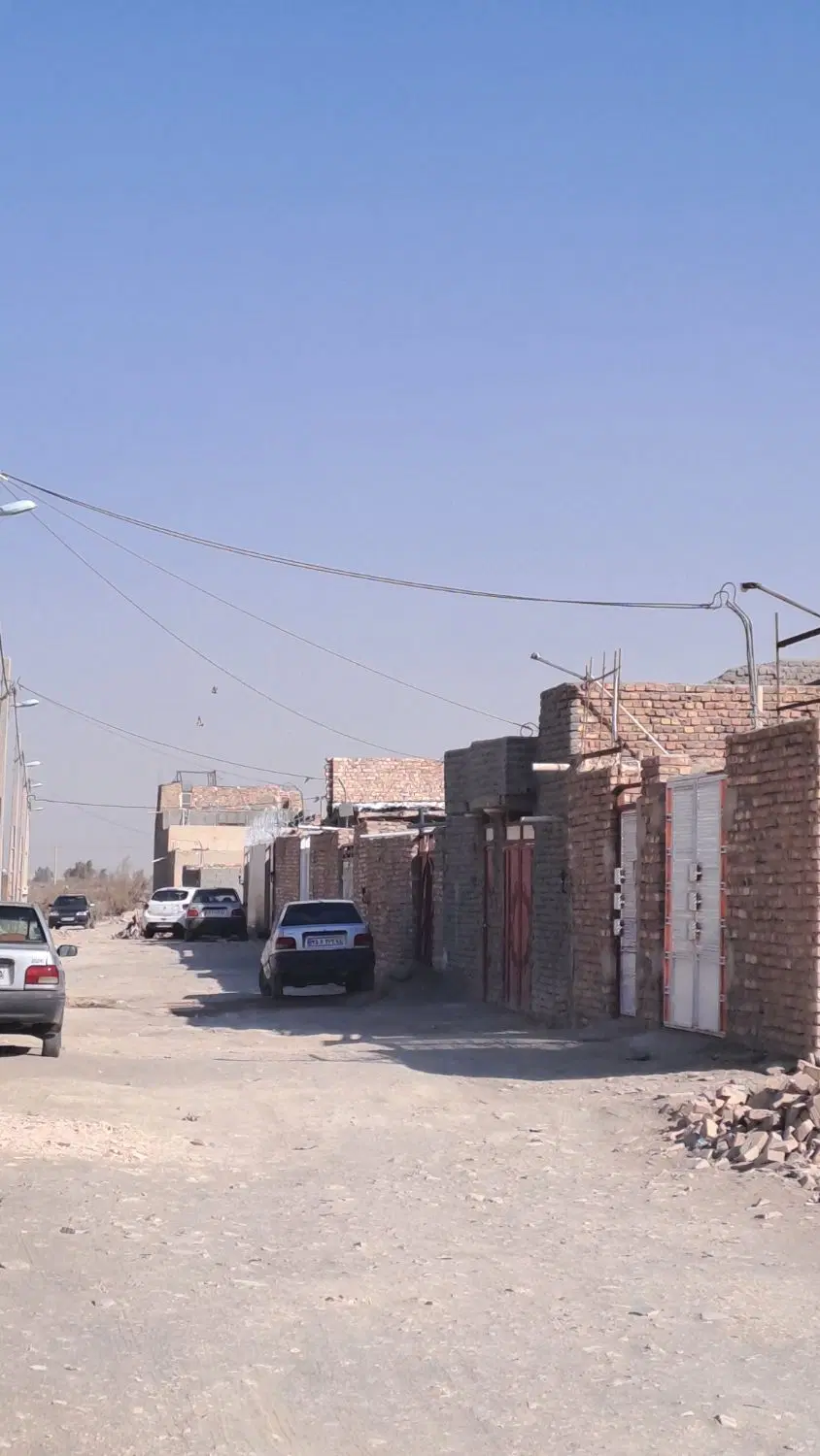 زمین باهنر