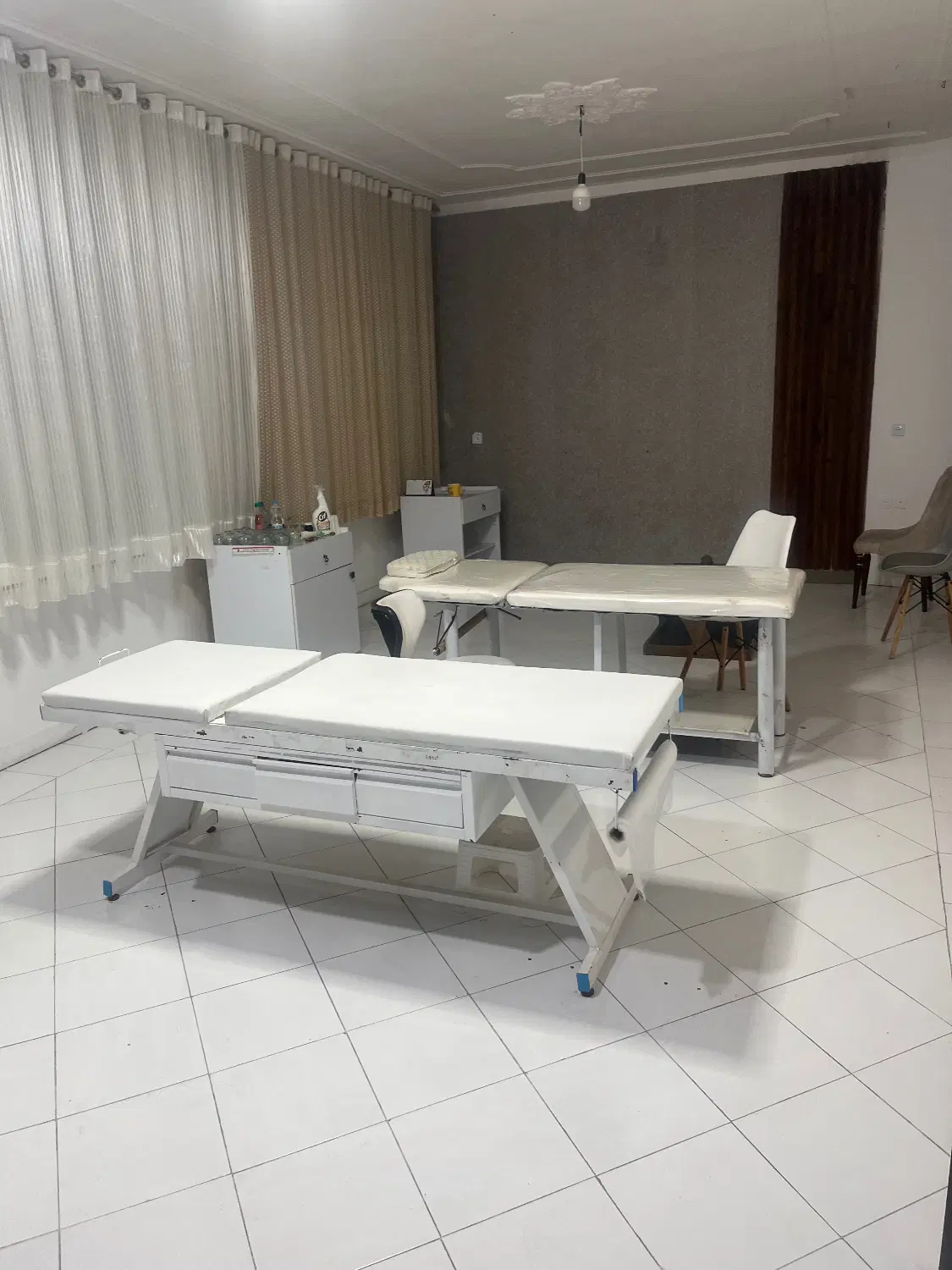 اجاره اتاق ۴۰ متری در کلینیک لیزر و زیبایی