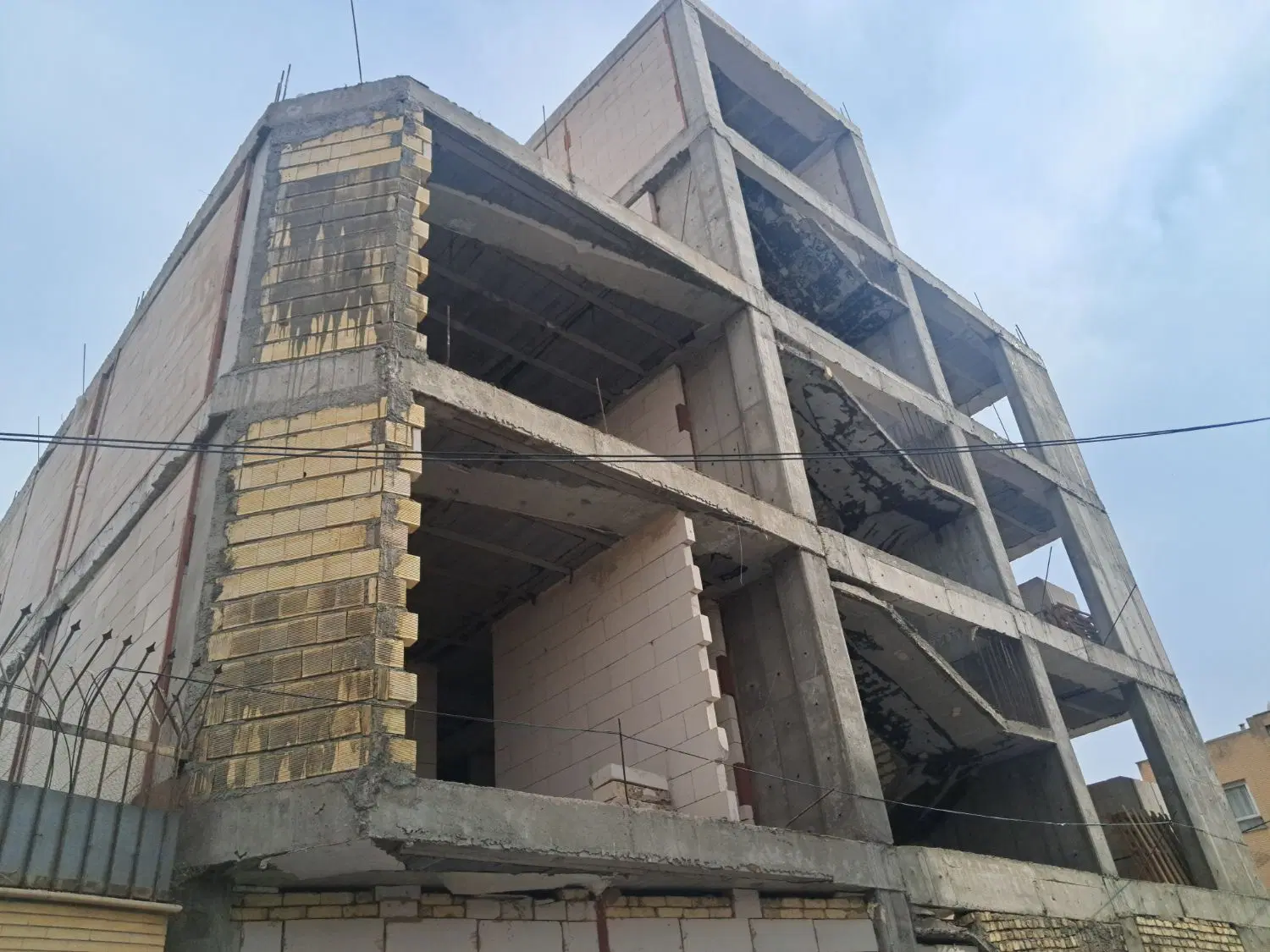 فروش ساختمان نیمه ساز