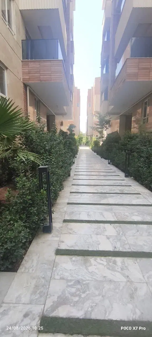واحد ۱۷۶ متری  ۳ خوابه  طبقه‌ پنجم