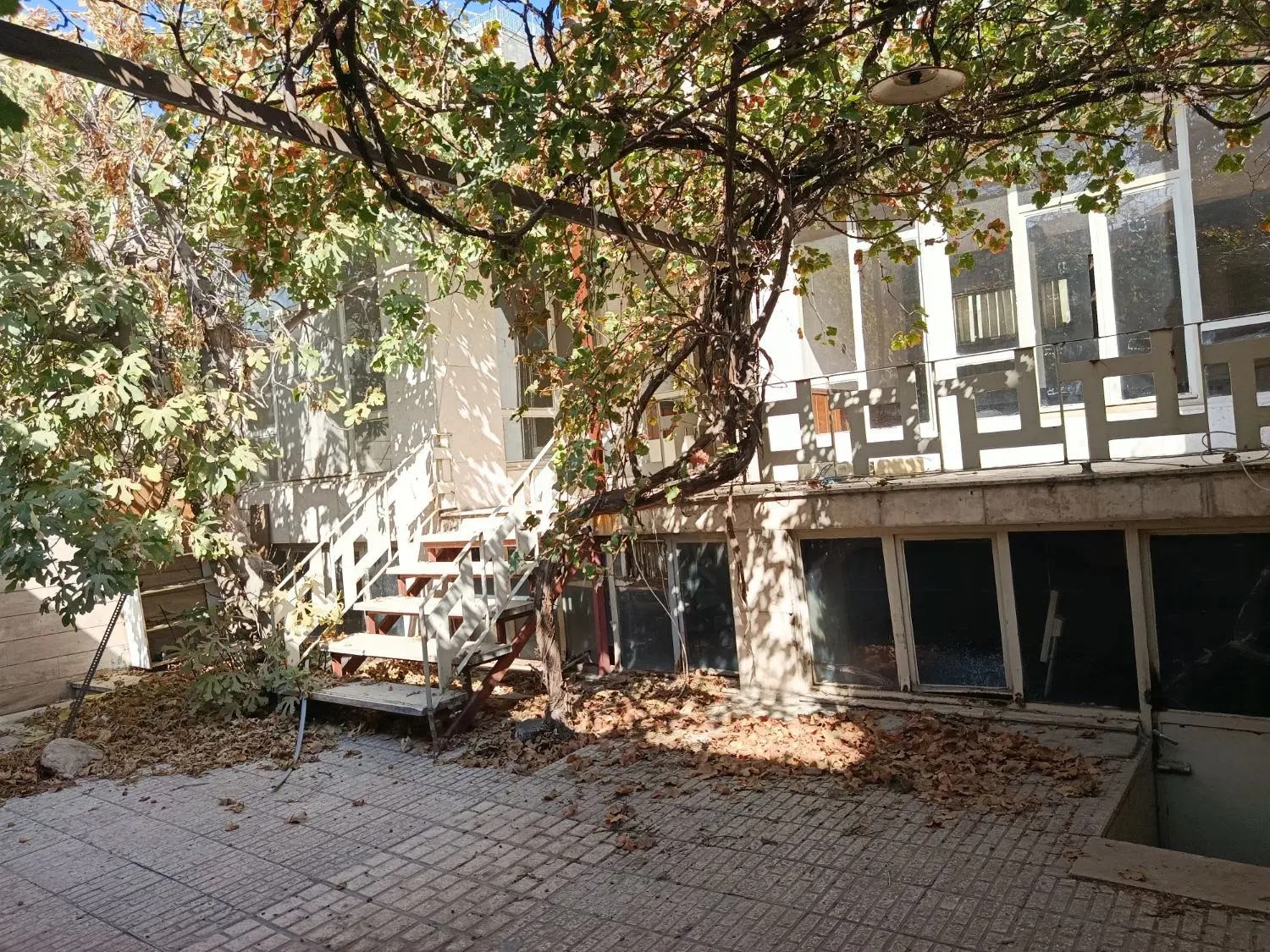 ویلایی  ۲۳۸ متری خیابان ابومسلم