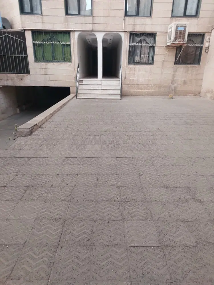 ۵۵ متری غرب بلوار اسانسور و انباری...