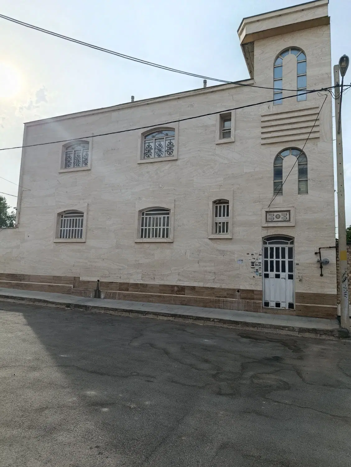 رهن کامل منزل دوطبقه میانرود