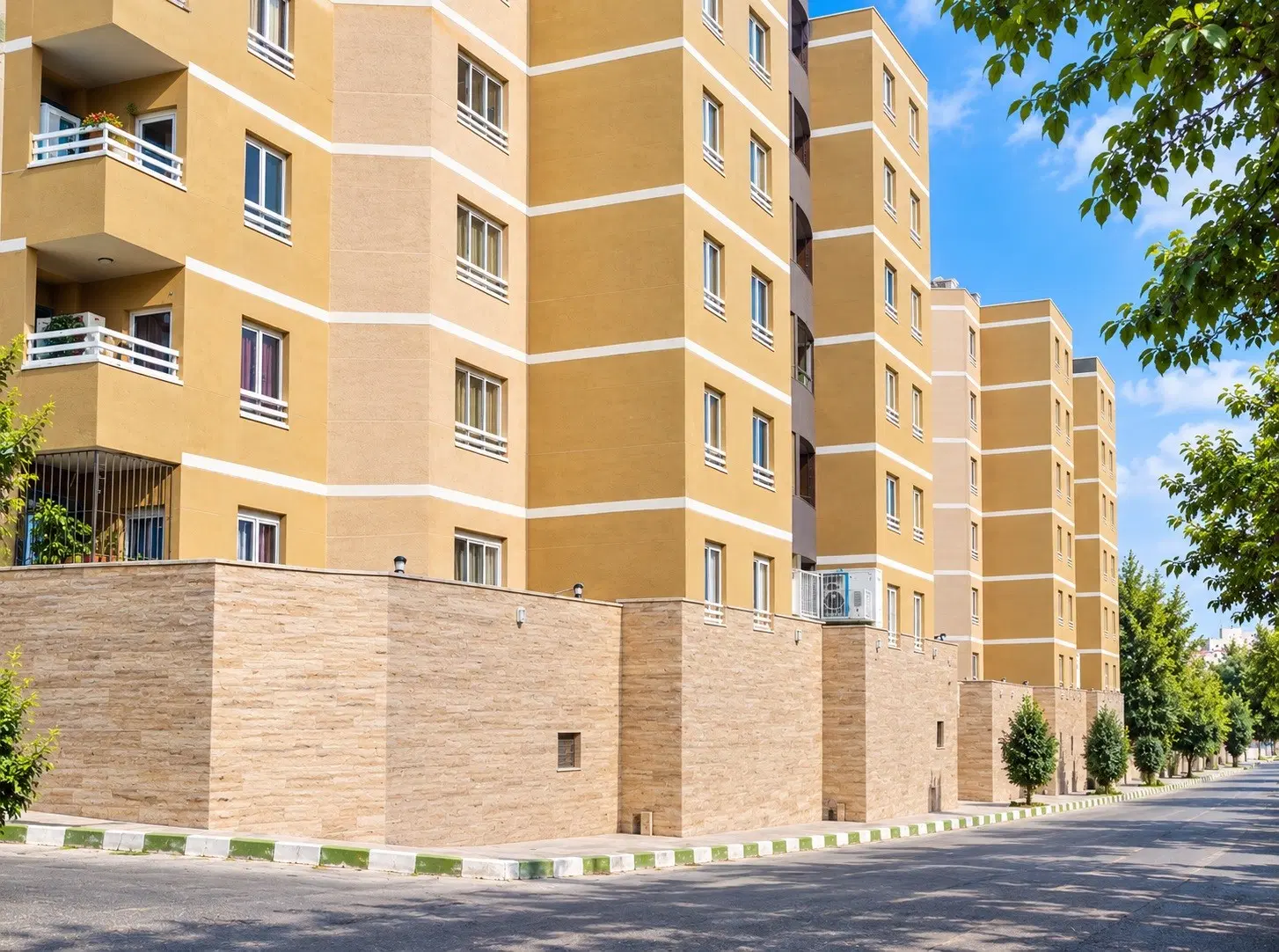 ۸۴متری(سندی)شهرک سپهربلوک یک بر بلوار موذن گوهردشت