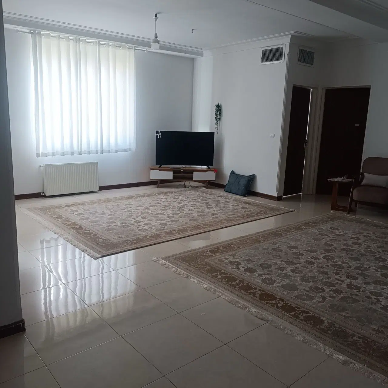 ۸۸ متر دو خواب طبقه اول پارکینگ و انباری