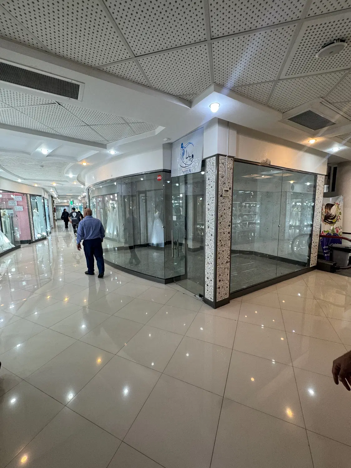 فروش بیش از ۴۰ واحد تجاری در مرکز خرید مفیدی ساری
