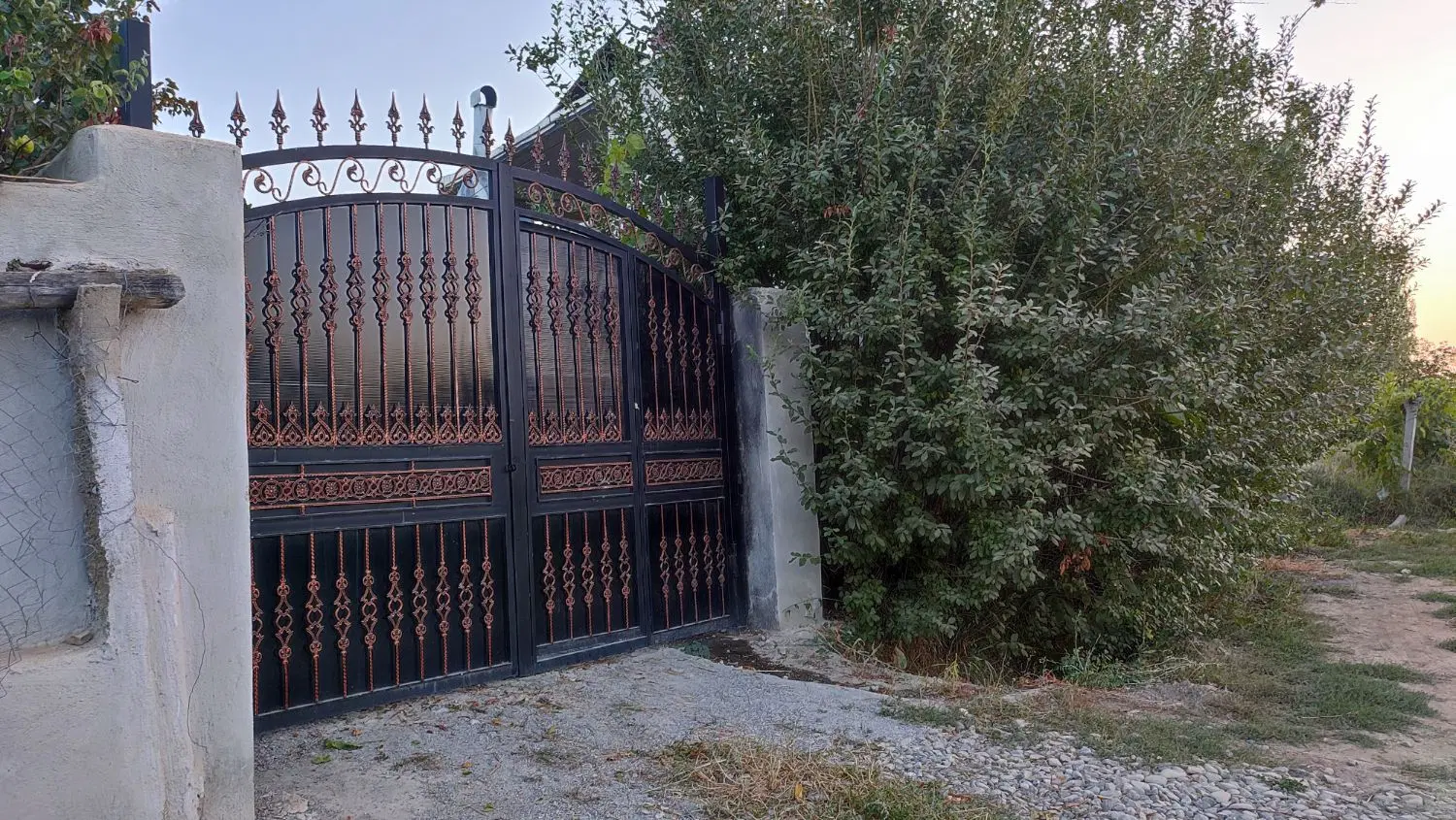 باغ خوش رسیدگی شده جاده سرو نازلو 3200 متر
