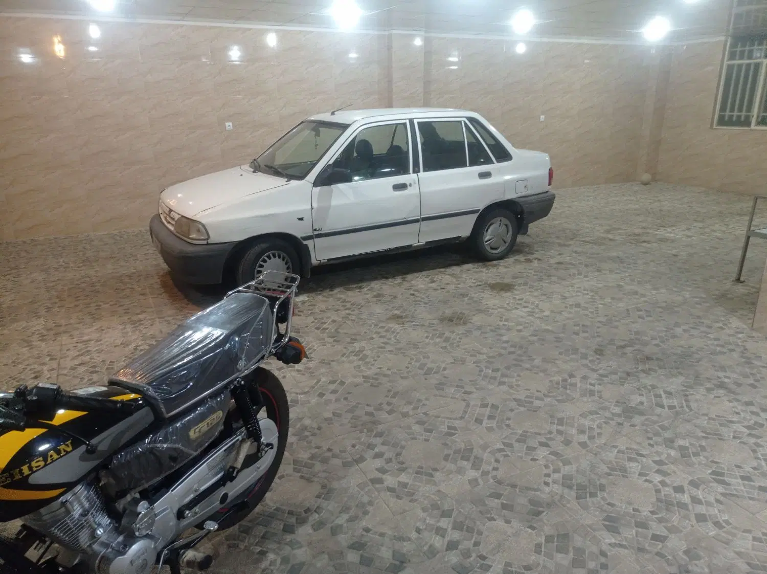 اجاره پارکینگ انبار بزرگ 100 متری دارای حیاط