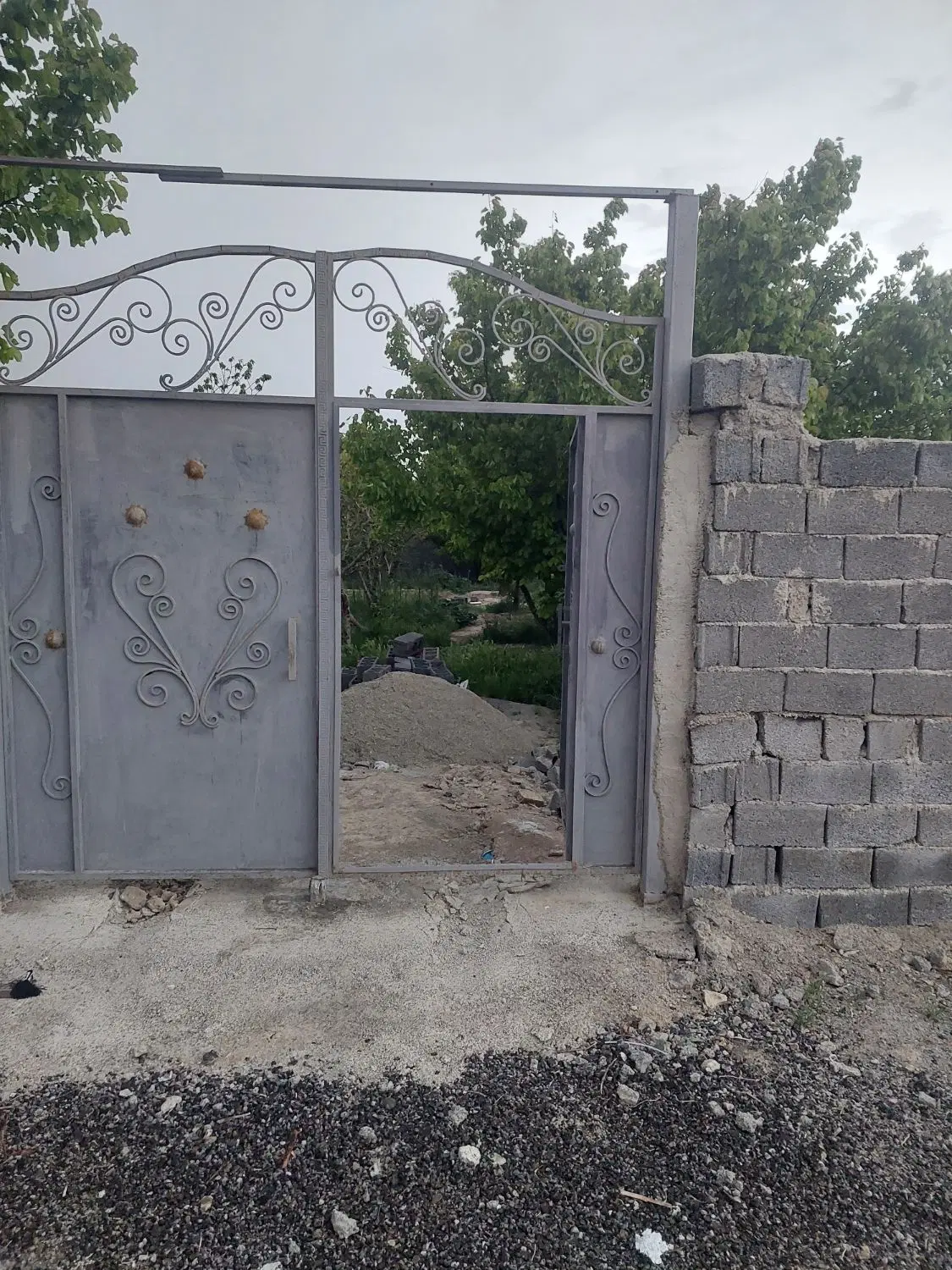 ۴۲۰ مترباغچه _چهاردیوار ی_ دهشاد خیابان گلستان