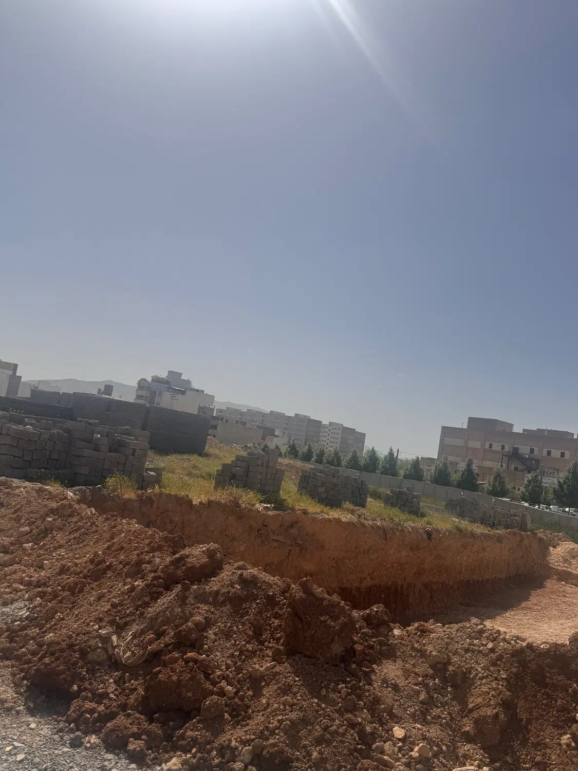 زمین روبروی بیمارستان زاگرس