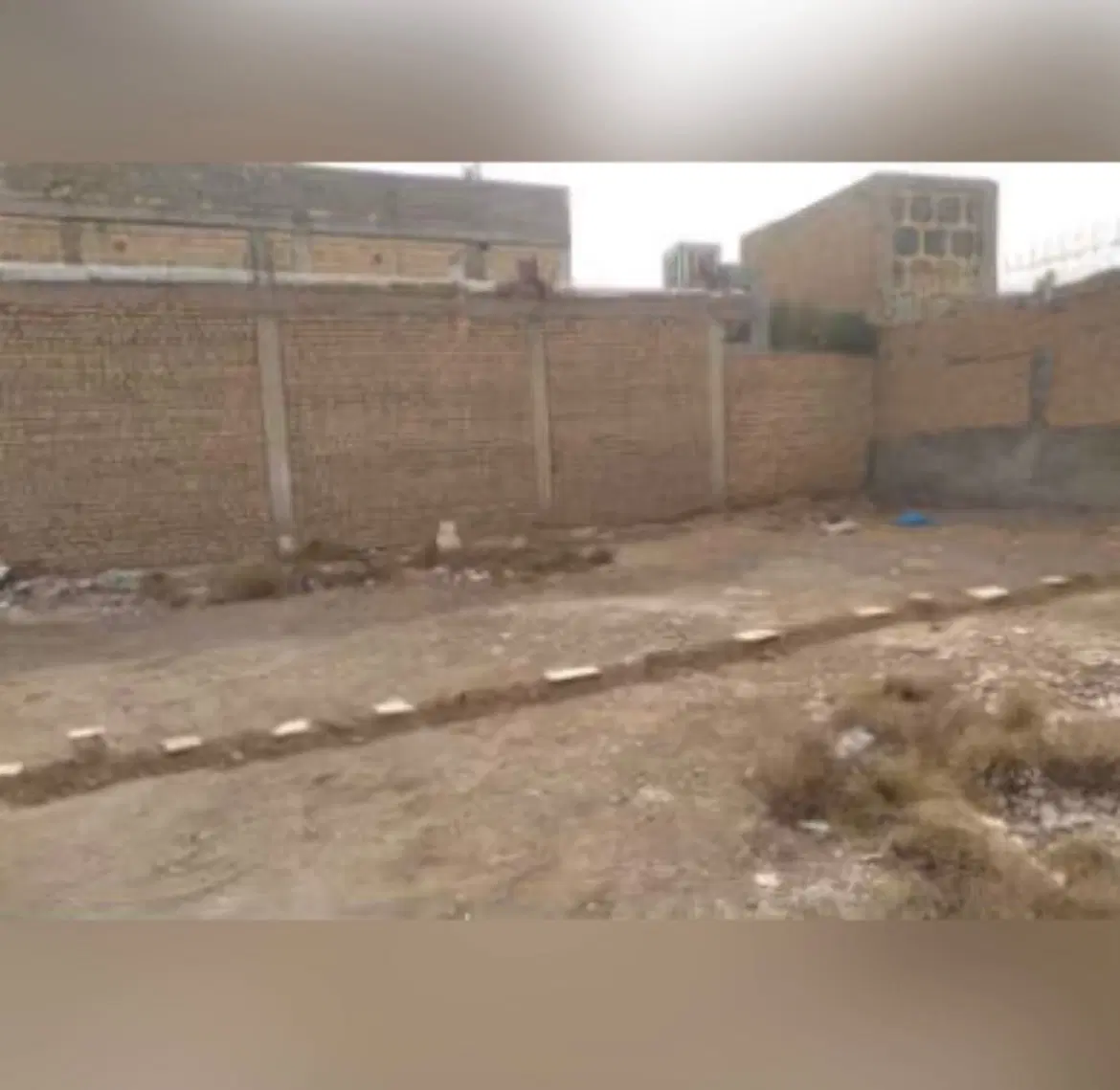 زمین چهار دیواری مسکونی داخل بافت
