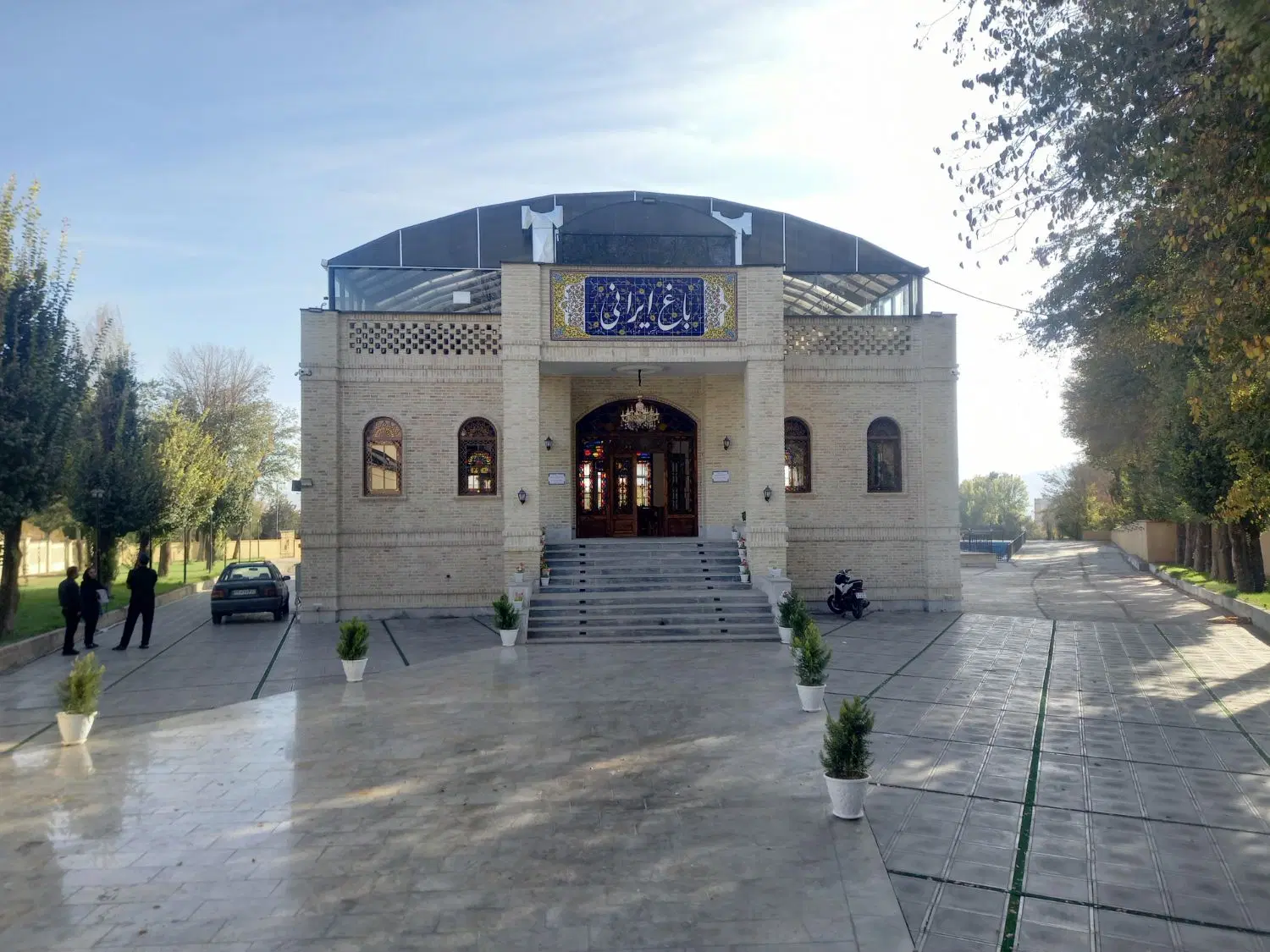 واحد ۹۸ متری (مالک هستم)