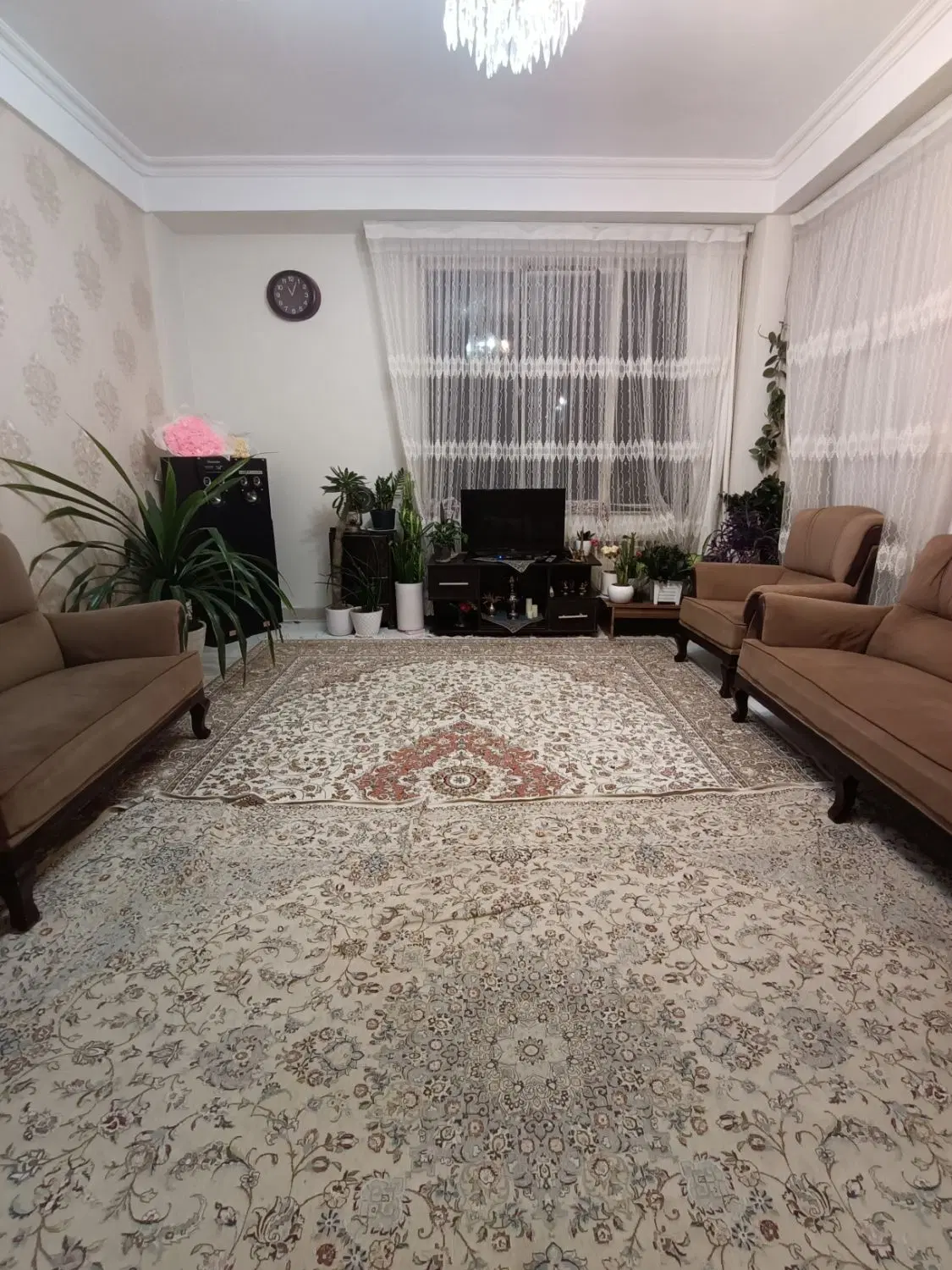 رهن و اجاره واحد دوخوابه در فاز ۱پشت بهداری