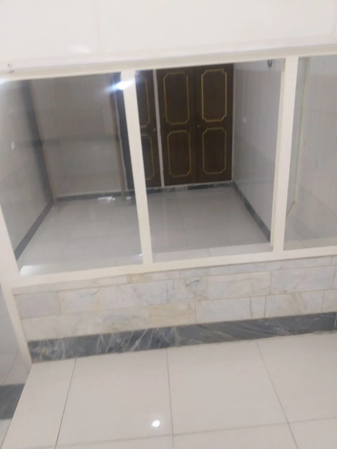 یک خانه قدیمی رهن واجاره داده میشود