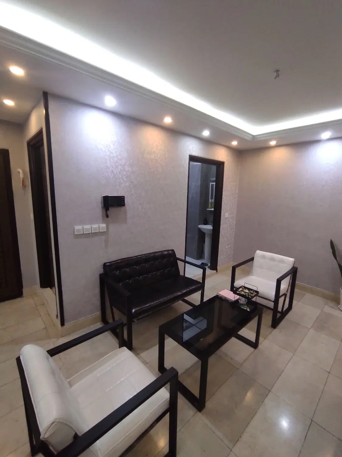 واحد ادرای تاپ لوکیشن منطقه بر خیابان اصلی