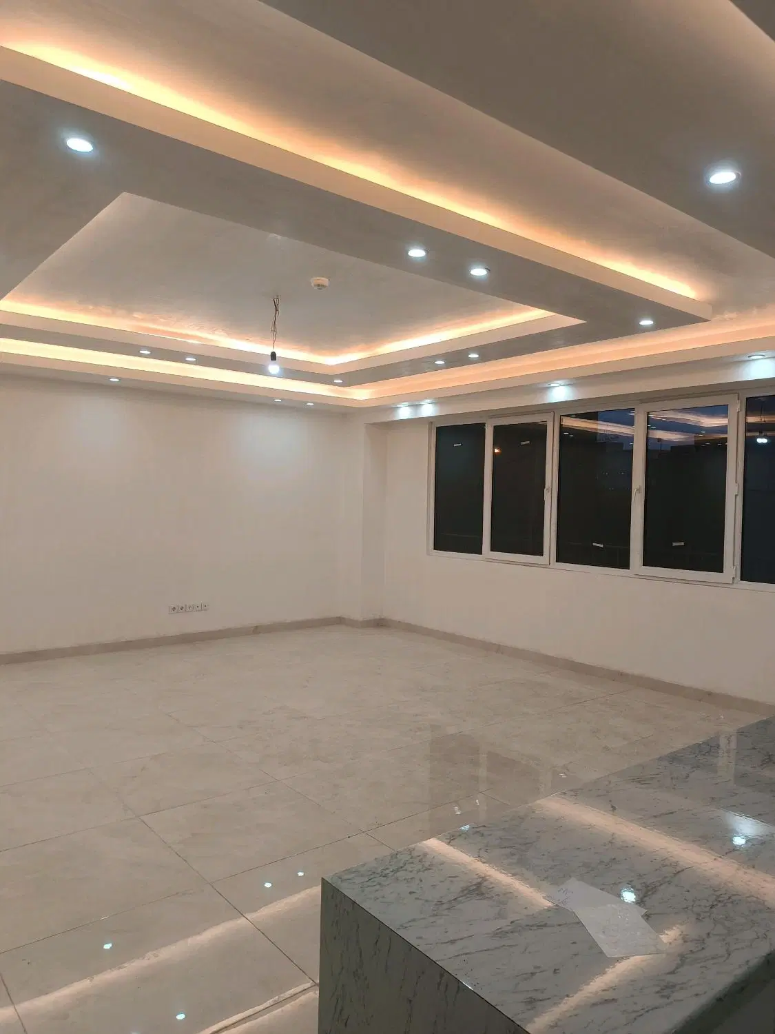 ۱۰۲متری