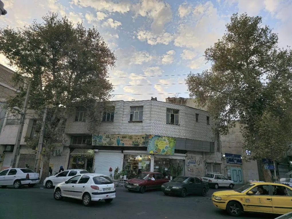 رهن و اجاره واحد ۱۳۰ متری (مناسب مسکونی و اداری)