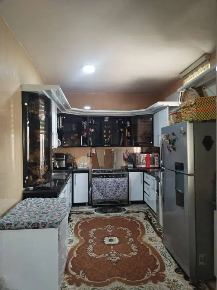 فروش سه دهنه مغازه  خ چمران با واحد