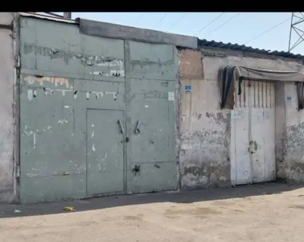 400متر ملک تجاری شامل 3مغازه و یک کارواش