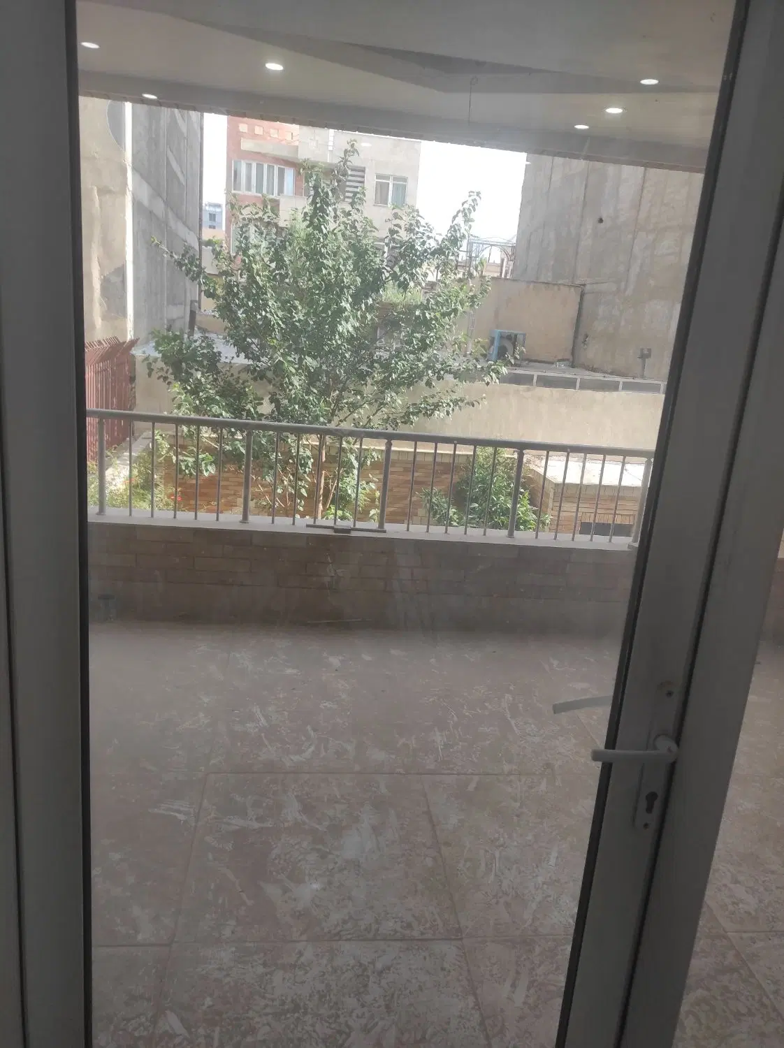 آپارتمان فروشی۲۰۰متری سه خواب شهرک باهنر