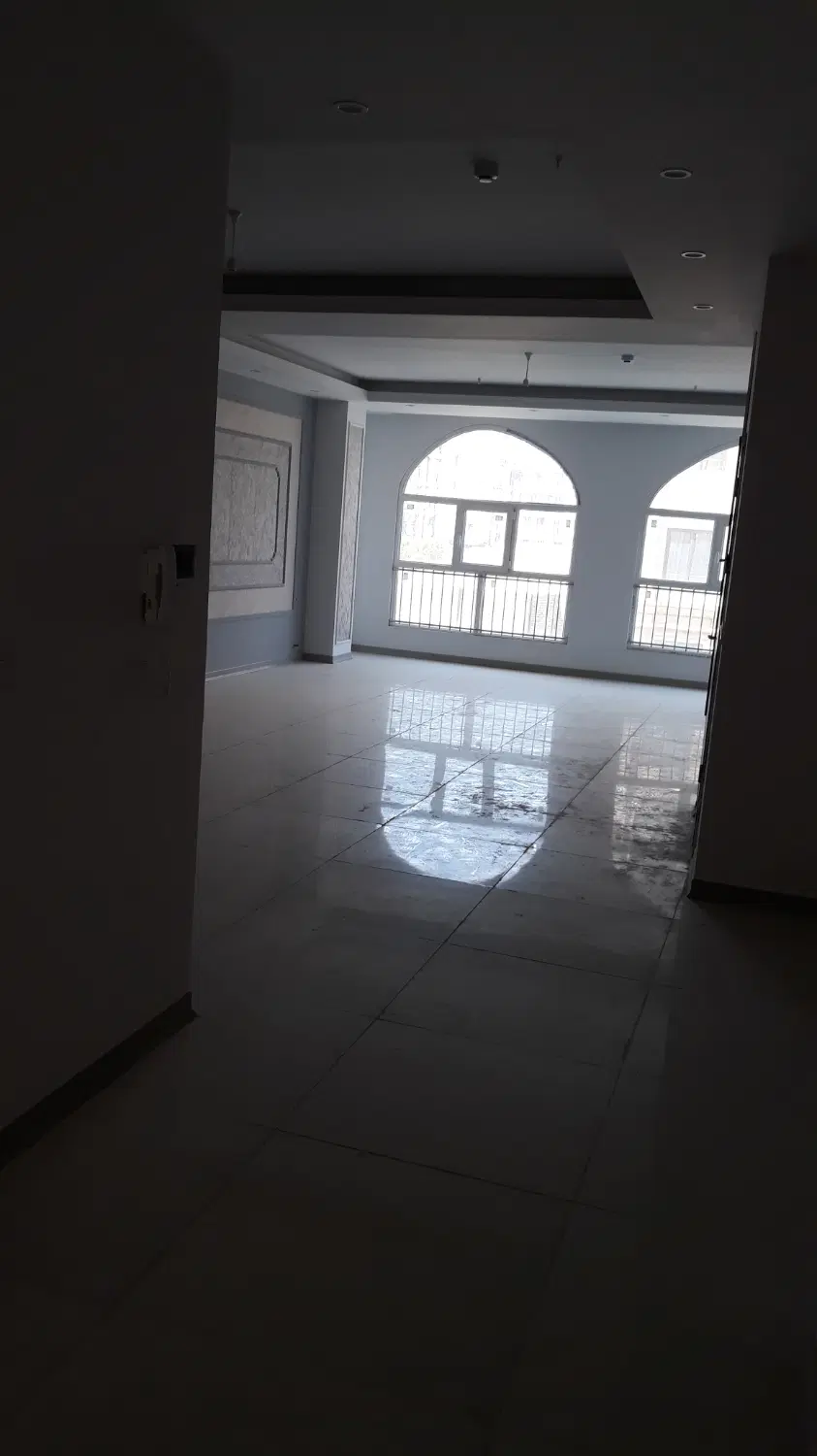 ۱۳۰ متراپارتمان طبقه اول ۲خواب در صدف