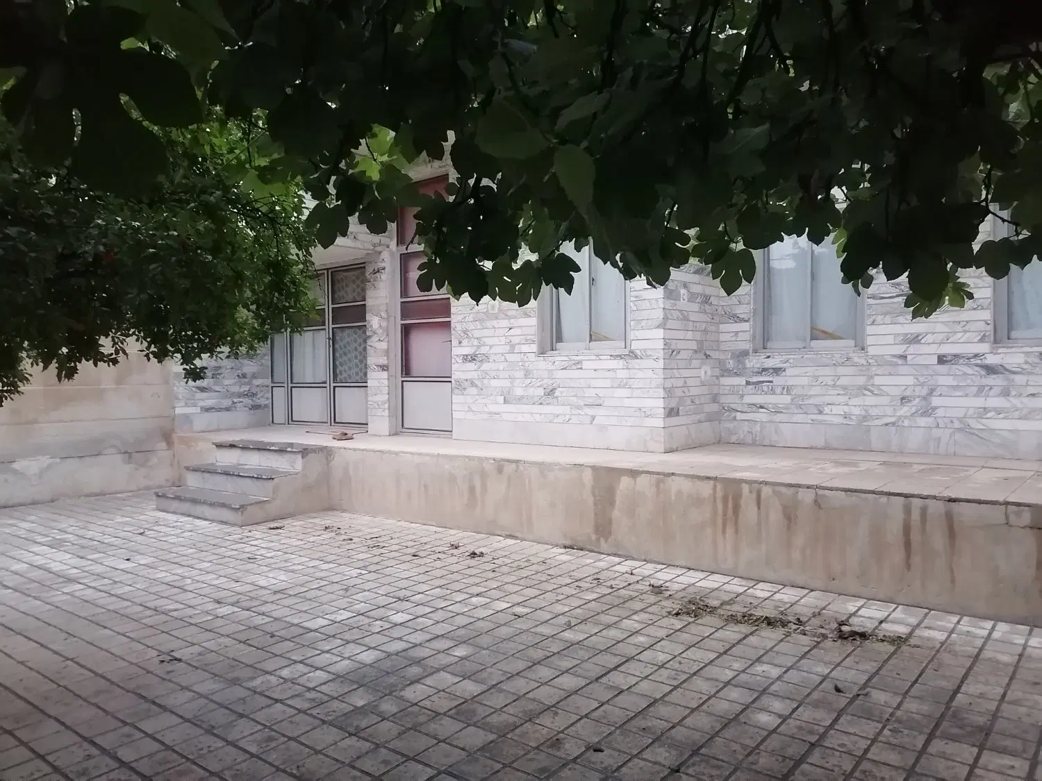 ویلایی دنج وقدیمی دلنشین درشهرستان تاکستان قزوین