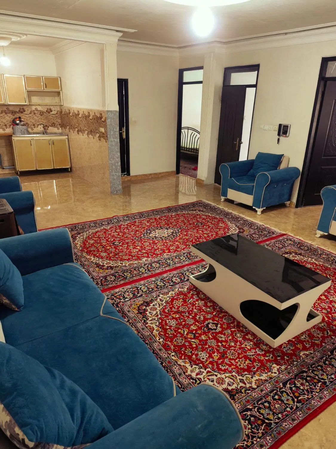 اجاره آپارتمان تجاری ،اداری نبش چهارراه