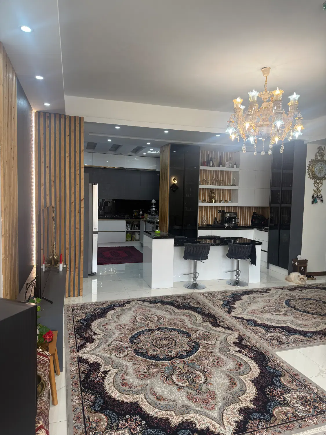 آپارتمان ۱۱۷متری سه خوابه تکواحدی فول