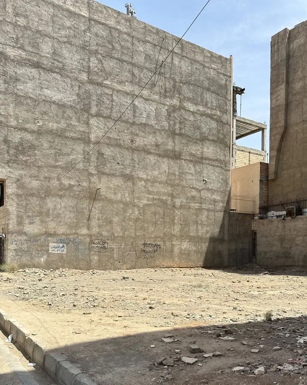 زمین سند دار نقش جهان فاز 2 لاین 1
