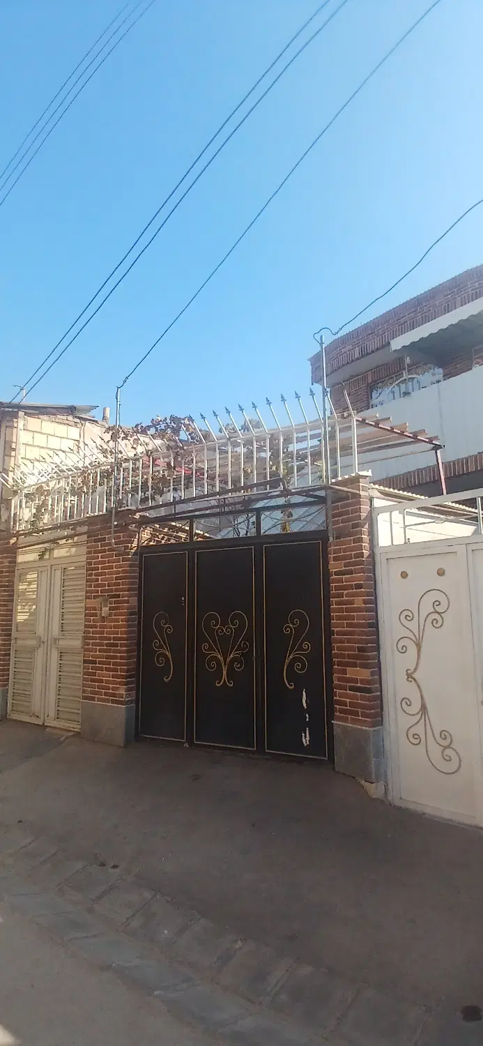110 متر زمین ابتدای میدان فردوسی