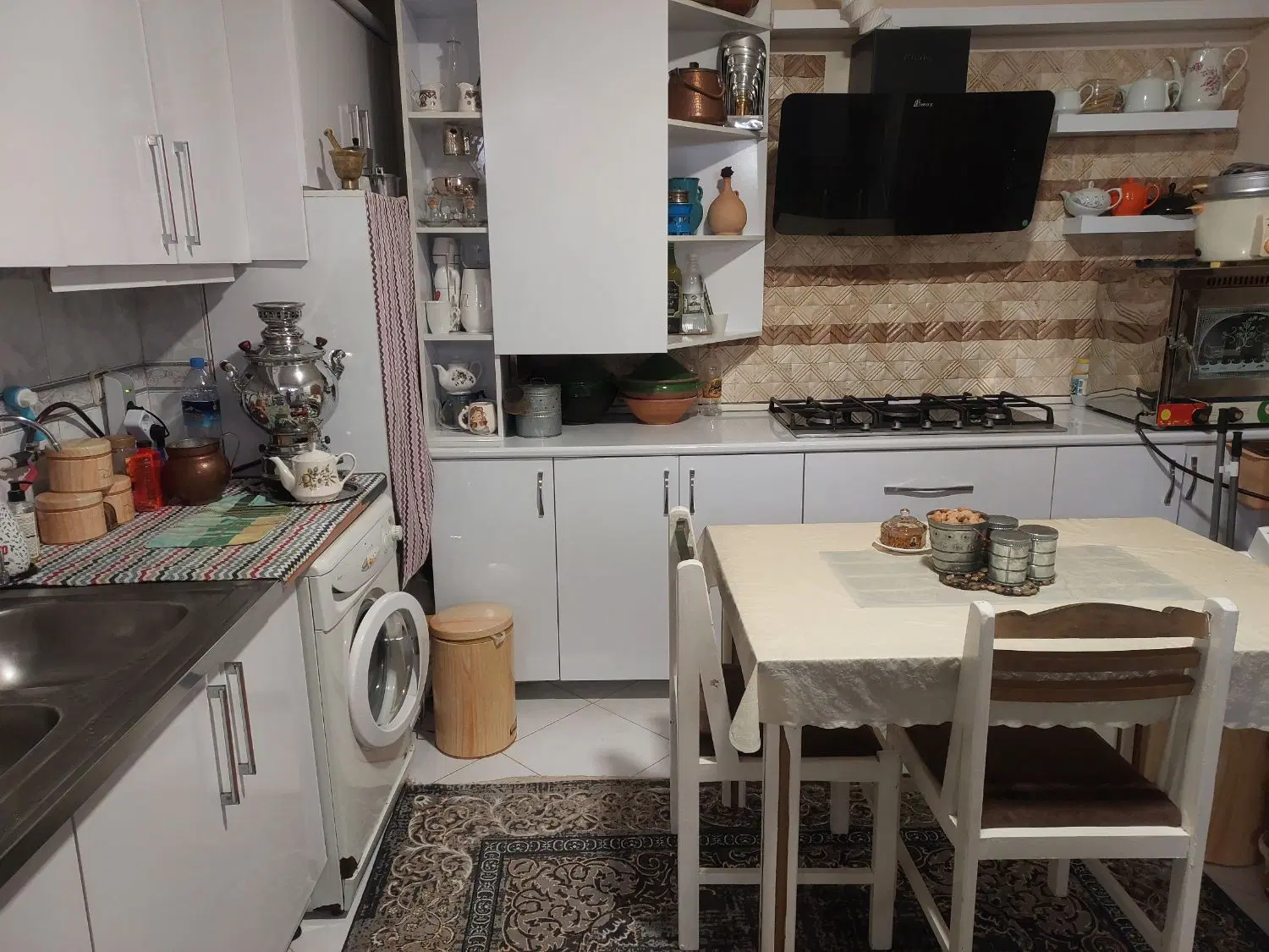 آپارتمان نزدیک حرم سنایی