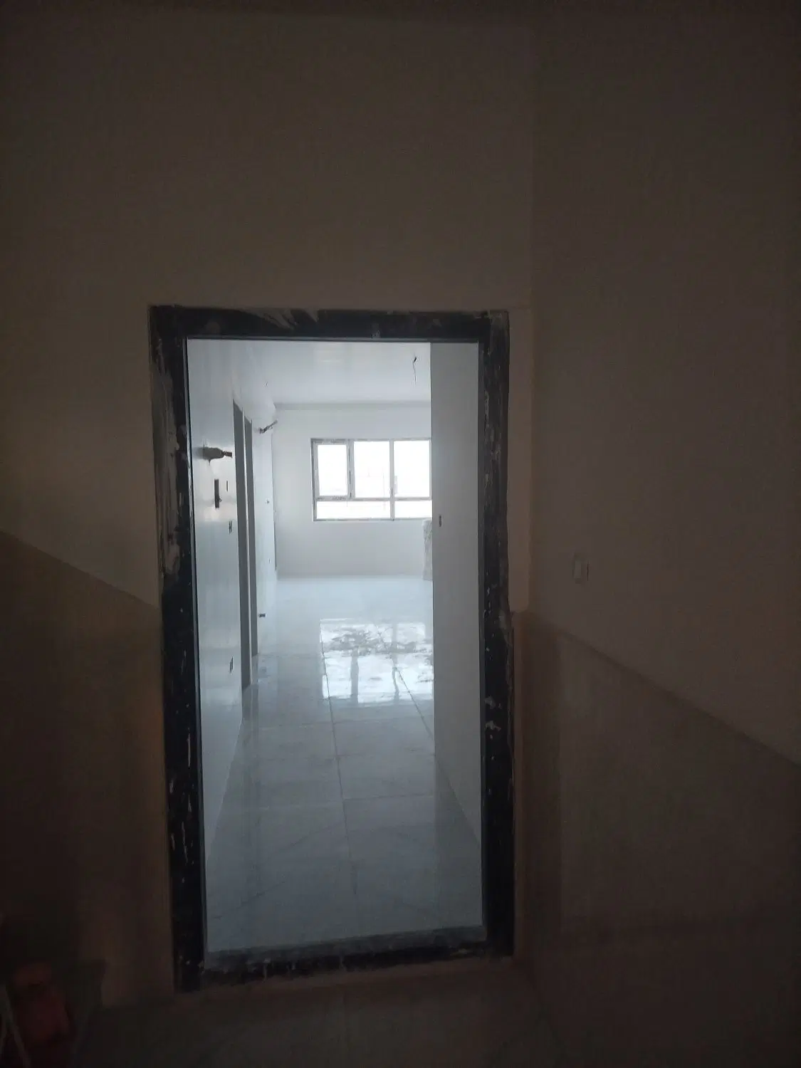 آپارتمان ۸۳ متری روبه جلو