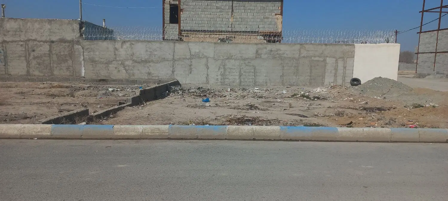 زمین ۸۴متری